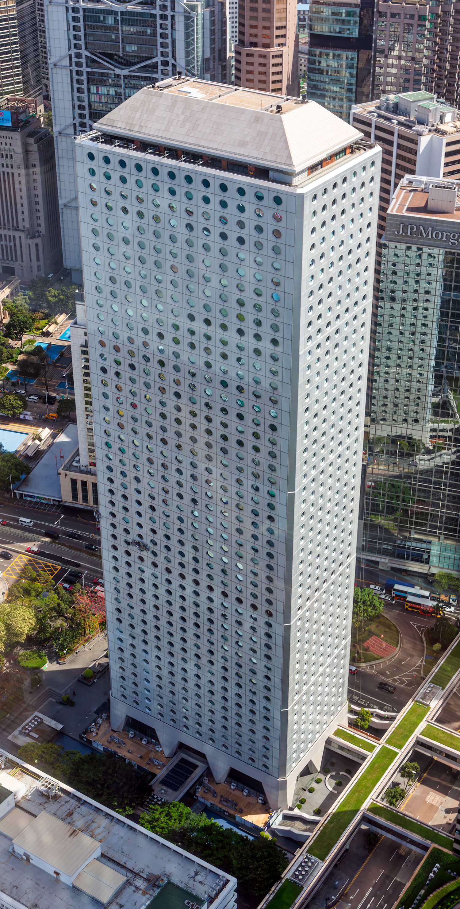Jardine House, Hong Kong - View from 2IFC. © Mathias Beinling